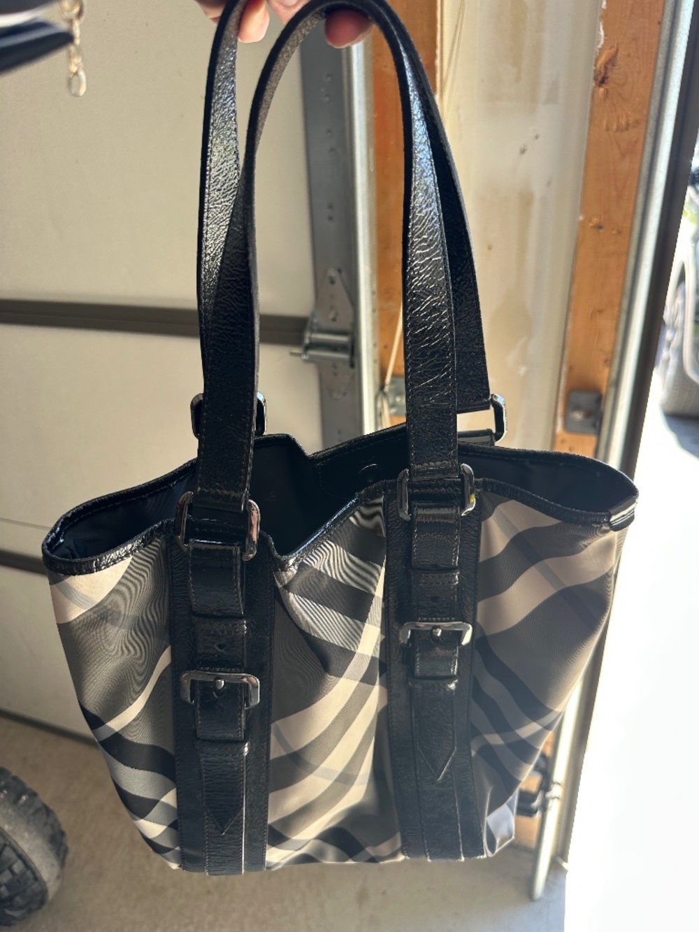 Burberry tote